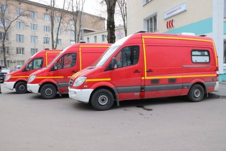 В Одессе встретили медоборудование и три автомобиля скорой помощи, которые передал нашему городу мэр Марселя (фото)
