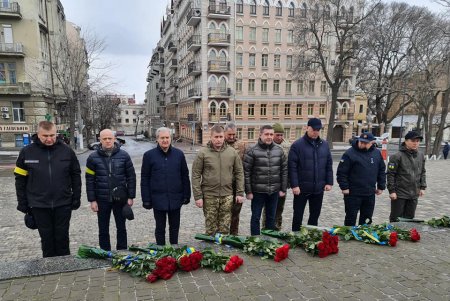 В Одессе возложили цветы к памятнику Кобзарю (фото)