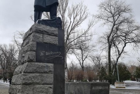 В Одессе возложили цветы к памятнику Кобзарю (фото)