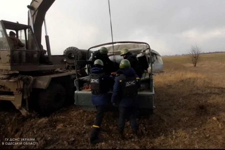 Возле села Беленькое пиротехники обнаружили авиационную бомбу (фото) 