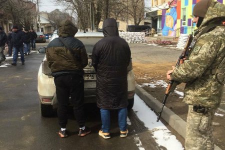 Двое украинцев купили поддельные воинские билеты с отметкой о непригодности и попытались пересечь границу в Белгород-Днестровском районе (фото)