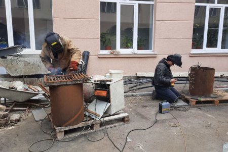Волонтеры изготовили для теробороны Одессы 70 печек-буржуек (фото)