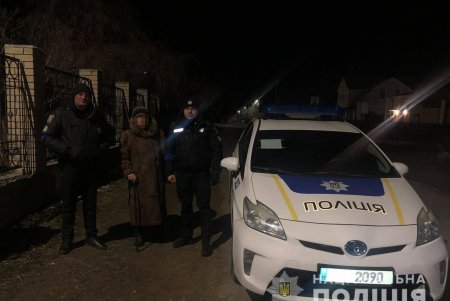 Одесские полицейские помогли жительнице Дачного разыскать старую мать (фото)