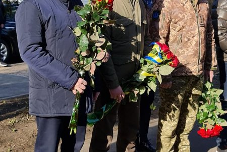 Руководство области и города возложили цветы к Стене памяти и почтили память погибших за Независимость (фото)