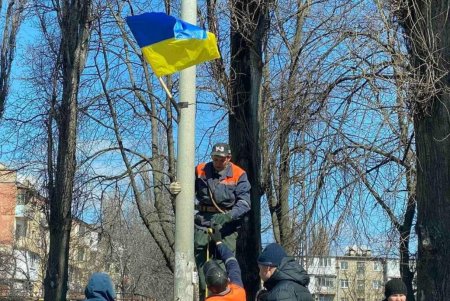 В Малиновском и Киевском районах города появились украинские флаги (фото)