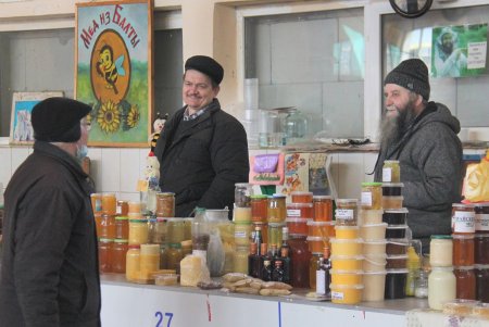 На одесском Привозе продукты есть в изобилии (фоторепортаж)