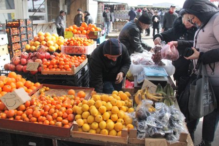 На одесском Привозе продукты есть в изобилии (фоторепортаж)