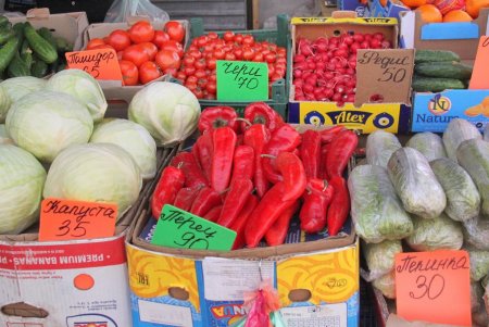 На одесском Привозе продукты есть в изобилии (фоторепортаж)