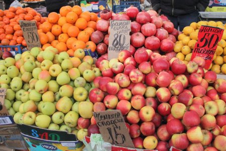На одесском Привозе продукты есть в изобилии (фоторепортаж)