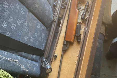 В Одесской области задержали уголовного авторитета и его сообщника: у них изъяли оружие, боеприпасы и наркотики (видео, фото)