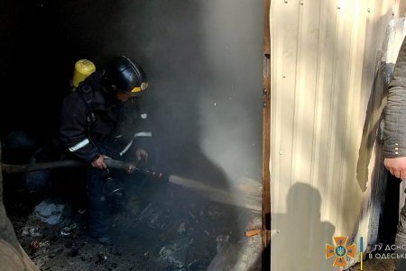 Одесские пожарные ликвидировали возгорание в бизнес-центре в Малиновском районе (фото) 