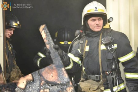 Одесские пожарные ликвидировали возгорание в бизнес-центре в Малиновском районе (фото) 