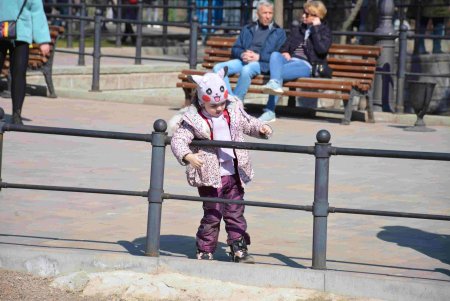 Сотни одесситов посетили зоопарк в первый день открытия после начала войны (фоторепортаж)