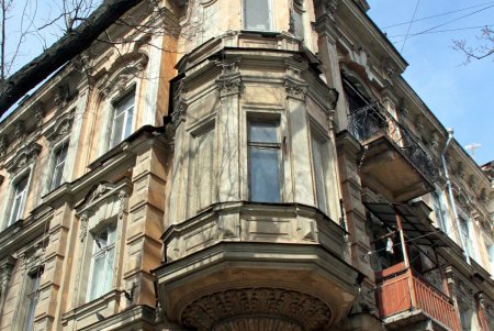 По Дворянской, как в мирное время, можно гулять не спеша (фоторепортаж) 