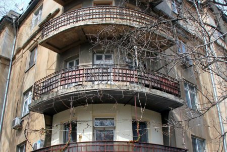 По Дворянской, как в мирное время, можно гулять не спеша (фоторепортаж) 