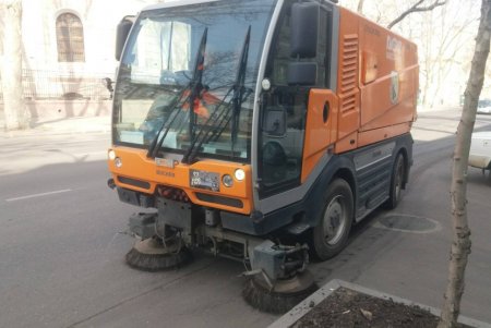Коммунальные службы ежедневно обеспечивают благоустройство Одессы (фото)