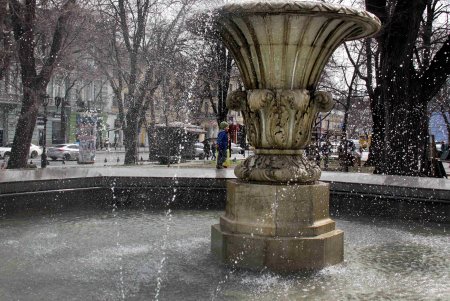 Первого апреля в центре Одессы заработали фонтаны (фоторепортаж)