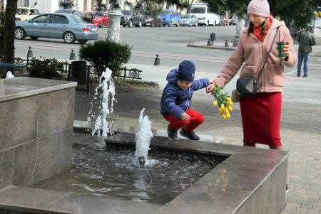 Первого апреля в центре Одессы заработали фонтаны (фоторепортаж)