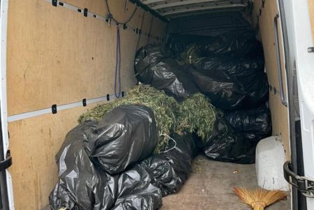 Полицейские задержали преступную группировку за изготовление и сбыт наркотиков на территории Одессы (фото)