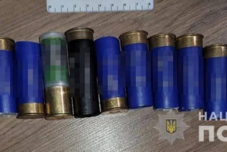 У двоих жителей Одесской области изъяли оружие и боеприпасы: мужчинам грозит до трех лет лишения свободы (фото)