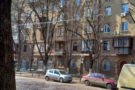 Хотя улицы Одессы выглядят мирно, но в воздухе ощущается тревога (фоторепортаж) 