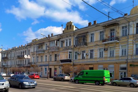 Хотя улицы Одессы выглядят мирно, но в воздухе ощущается тревога (фоторепортаж) 