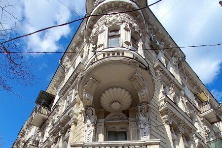 Хотя улицы Одессы выглядят мирно, но в воздухе ощущается тревога (фоторепортаж) 
