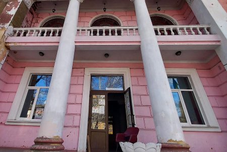 Хотя улицы Одессы выглядят мирно, но в воздухе ощущается тревога (фоторепортаж) 