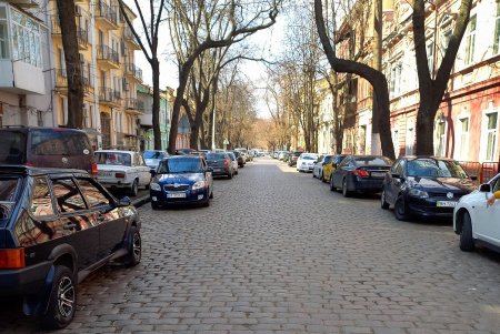 Хотя улицы Одессы выглядят мирно, но в воздухе ощущается тревога (фоторепортаж) 