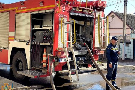 В Малиновском районе эвакуировали 15 человек и спасли собаку из-за пожара в многоквартирном доме (фото) 