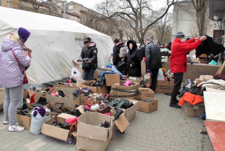 В одесской 117-й школе работает Гуманитарный волонтёрский центр помощи беженцам (фоторепортаж)