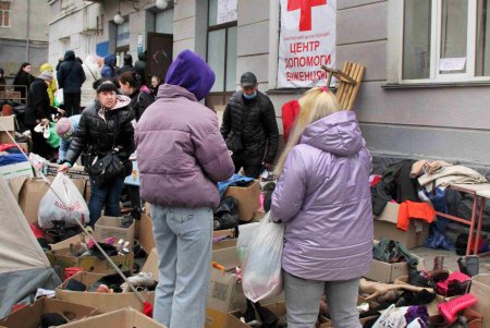 В одесской 117-й школе работает Гуманитарный волонтёрский центр помощи беженцам (фоторепортаж)