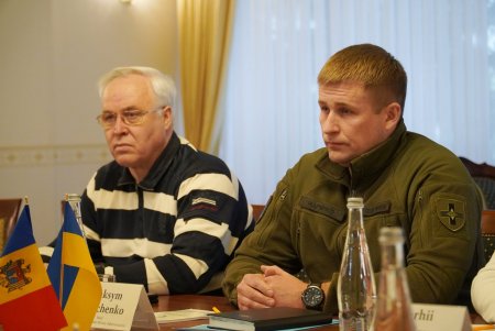 Руководитель Одесской области обсудил с послом Молдовы гуманитарную помощь и усиление санкций против России (фото)