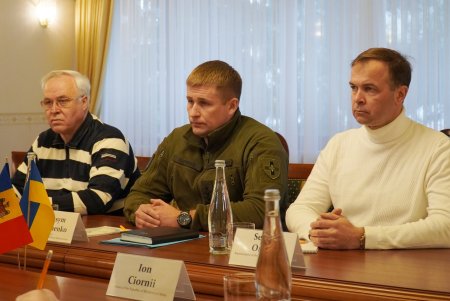 Руководитель Одесской области обсудил с послом Молдовы гуманитарную помощь и усиление санкций против России (фото)
