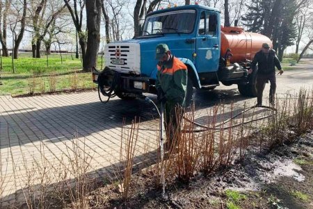 За прошедшие сутки коммунальными службами Одессы выполнено 35 заявок по устранению аварийных ситуаций и текущему ремонту (фото)