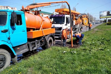 За прошедшие сутки коммунальными службами Одессы выполнено 35 заявок по устранению аварийных ситуаций и текущему ремонту (фото)