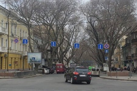 На Привокзальной площади изменена схема организации движения транспорта (фото)