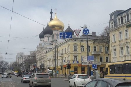 На Привокзальной площади изменена схема организации движения транспорта (фото)