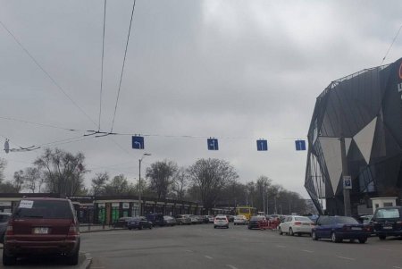 На Привокзальной площади изменена схема организации движения транспорта (фото)