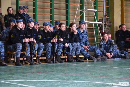 «Ой у лузі червона калина»: военные музыканты ВМС подняли боевой дух курсантам Одесской морской академии (фото)