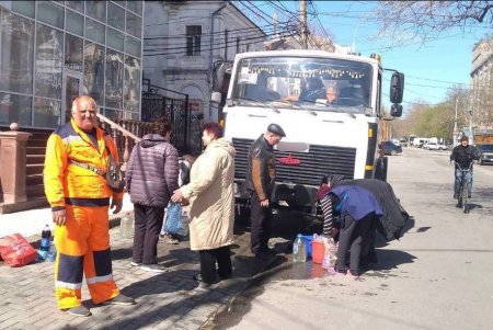 Пять цистерн из Одессы с питьевой водой прибыли в Николаев (фото)