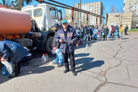 Пять цистерн из Одессы с питьевой водой прибыли в Николаев (фото)