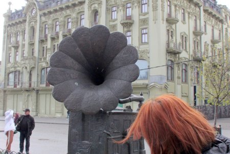 Дерибасовская без противотанковых ежей и работающий фонтан в Городском саду (фоторепортаж) 