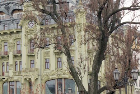 Дерибасовская без противотанковых ежей и работающий фонтан в Городском саду (фоторепортаж) 