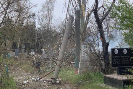 Ракетный обстрел Одессы: один из обломков упал на территорию городского кладбища (фото, видео)