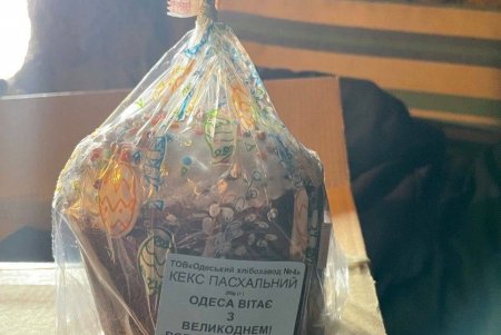 Мэр Одессы побывал на передовой в Николаевской области и передал военным паски (фото)