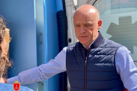 Город-побратим Генуя передал Одессе две кареты скорой помощи с медицинским оборудованием (фото)