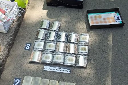 В Одессе уроженка РФ продавала символику коммунистического режима (фото)
