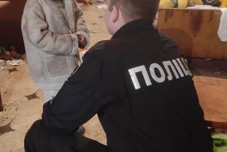 Одесские полицейские не только обеспечивают правопорядок, но и помогают людям, оказавшимся с сложных жизненных ситуациях (фото)