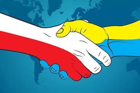 В Одессу прибыла гуманитарная помощь из Польши - продукты питания для переселенцев (фото)
